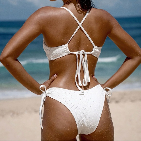 Berlook Bikini Set Medium White Textured Twist Bralette Top Tie Bikini Bottom - Picture 3 of 11